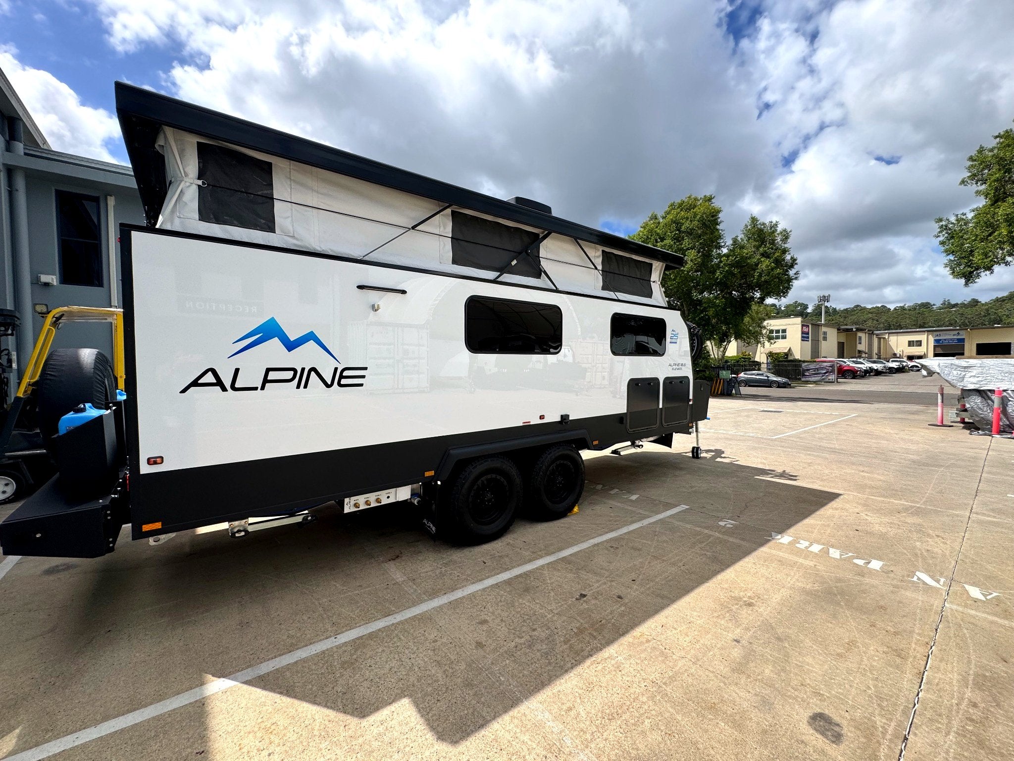 2026 ALPINE-18.6 ELEVATE (Hybrid Pop-Top)